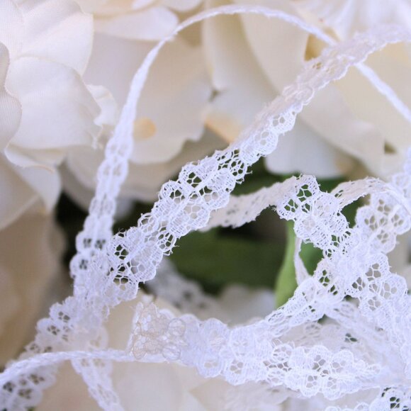 Vintage White Lace Trim, 7/16" wide 2 yards - Picture 7 of 10